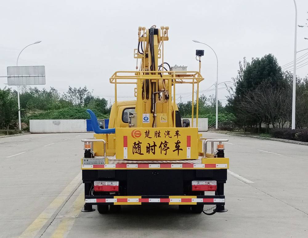 13米東風途逸高空作業車